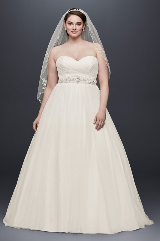 Plus Size Wedding Dress with Sweetheart Neckline David's Bridal Collection 4XL9NTWG3802