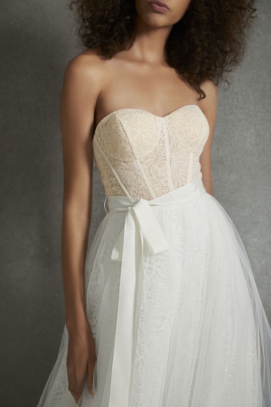 White by Vera Wang Dutch Lace Corset Wedding Dress White by Vera Wang 7SLVW351548