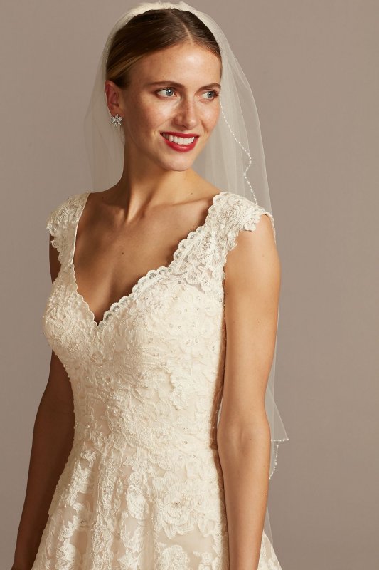 Scalloped V-Neck Lace and Tulle Wedding Dress David's Bridal Collection WG3850